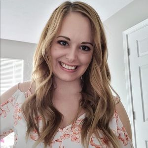 Meet your Posher, Nicole